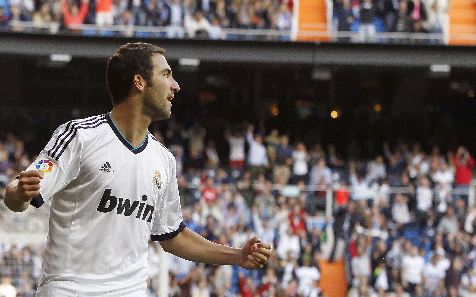 什鲁斯伯里中场节奏把控稳健,郡军团争取前十,什鲁斯伯里公学