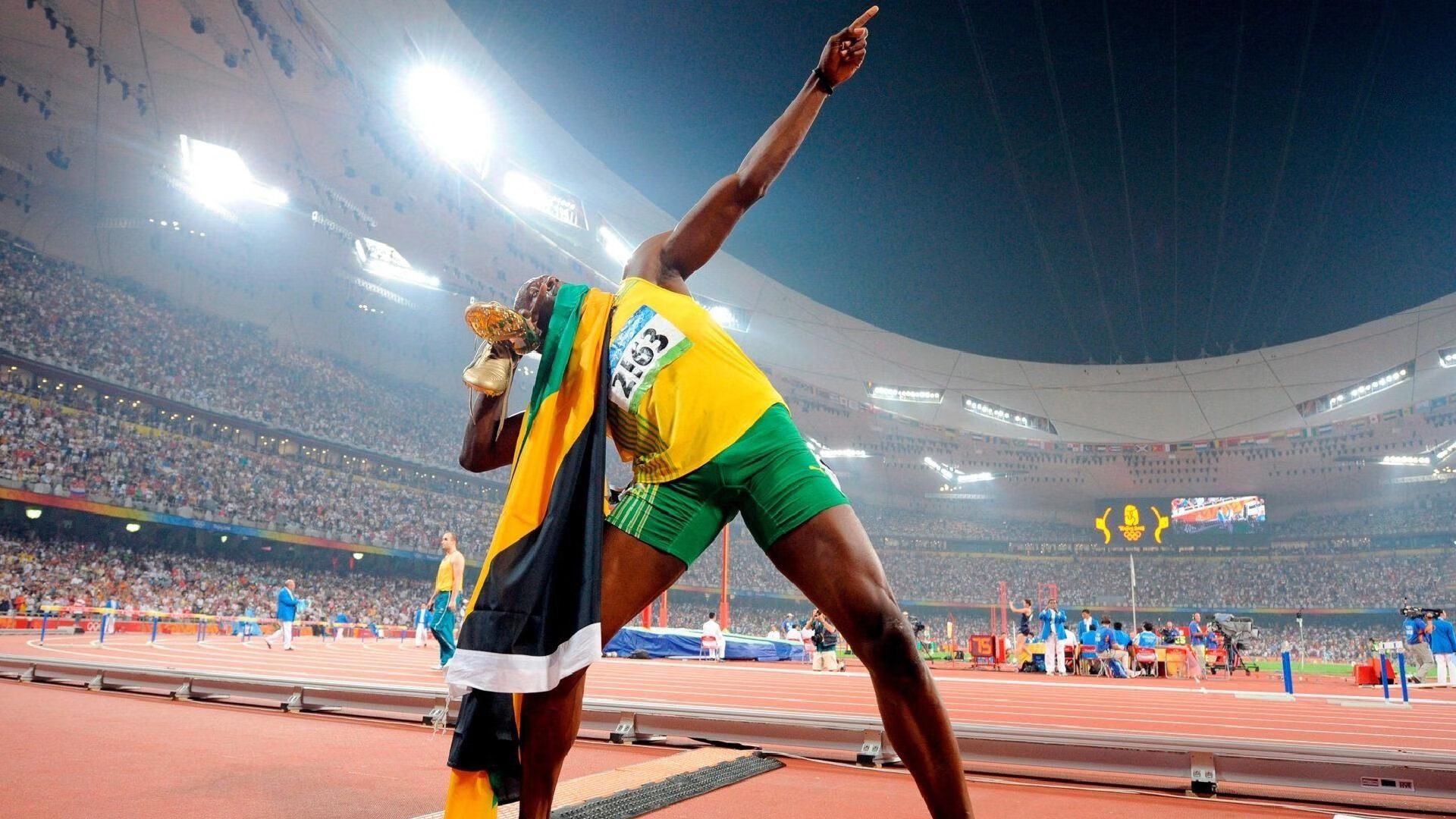 国民队力克佩纳罗尔,积分榜紧追,佩纳罗尔主场球衣