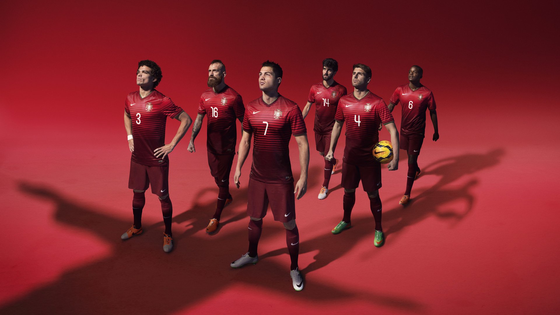 开云官方网站-拜仁控球压制战术击溃对手防线，拜仁防守