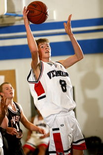 开云体育备用链接-各大豪门主帅战术风格全面对比，各大豪门球衣